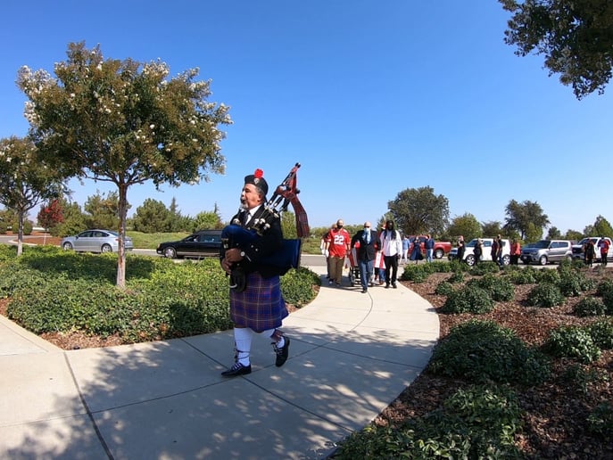 Gallery photo 22 of Dr. Raphael Pazo - Highland Bagpiper