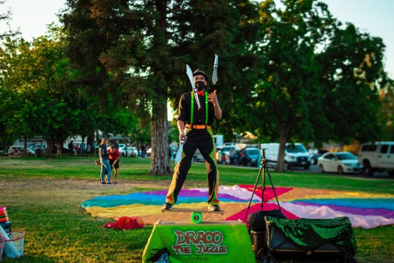 Gallery photo 2 of Draco the Juggler
