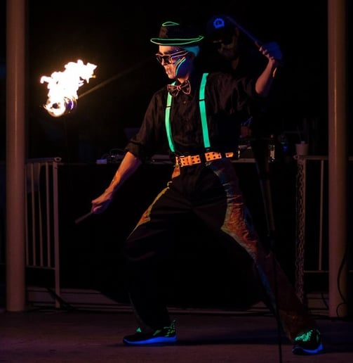 Gallery photo 5 of Draco the Juggler