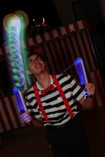 Gallery photo 6 of Draco the Juggler