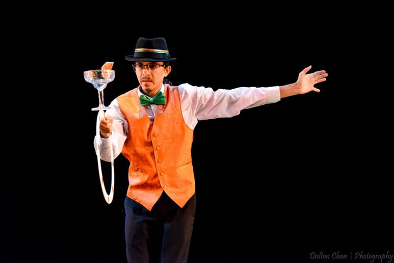 Gallery photo 7 of Draco the Juggler
