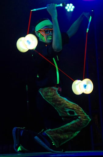 Gallery photo 8 of Draco the Juggler