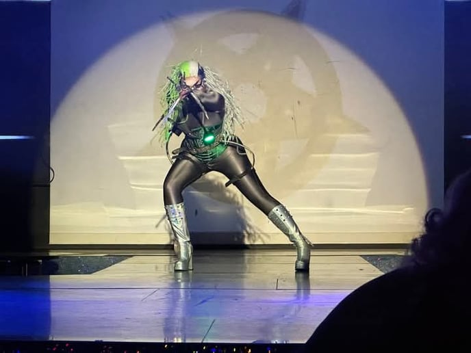 Gallery photo 7 of Poison Ellie