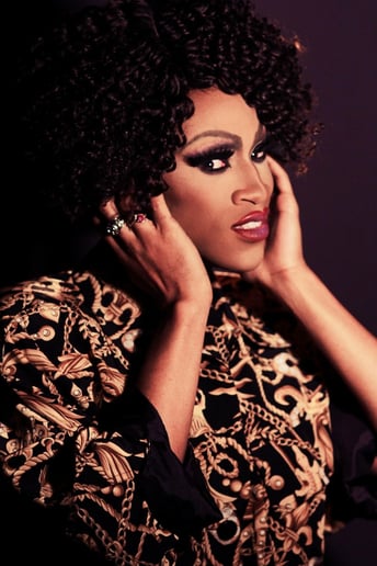 Gallery photo 21 of Foxie Adjuia - Drag Queen