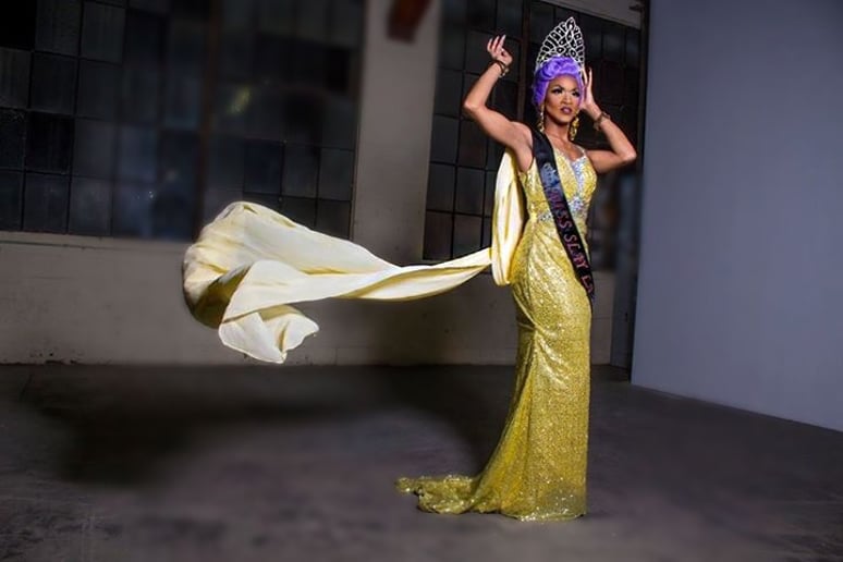 Gallery photo 10 of Foxie Adjuia - Drag Queen