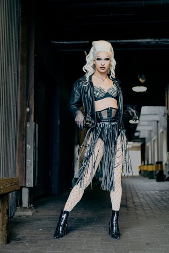 Gallery photo 1 of Elle Dare