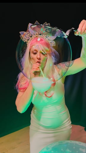 Gallery photo 3 of Big Beautiful Bubbles