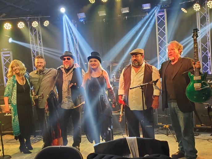 Gallery photo 4 of Dreams. A Tribute to Fleetwood Mac.