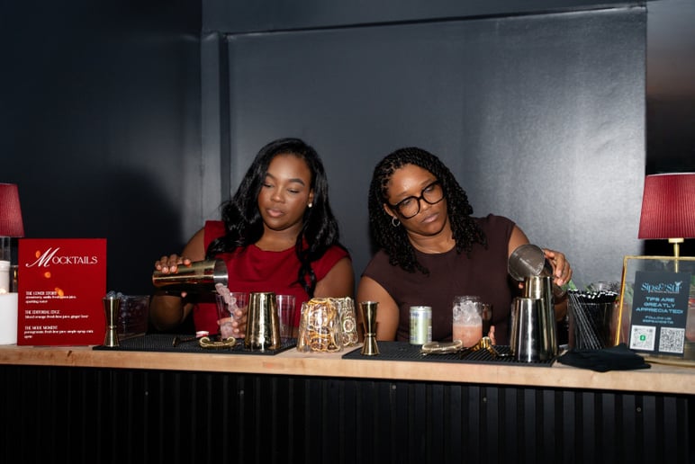 Gallery photo 4 of Aura & Lime Mobile Bartending Co.
