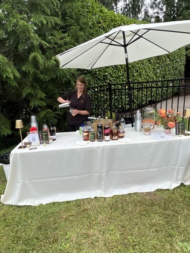 Gallery photo 7 of Drinks Jess Because