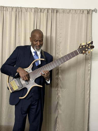 Gallery photo 14 of Drue Williams Jr. The "Voice of the Bass"