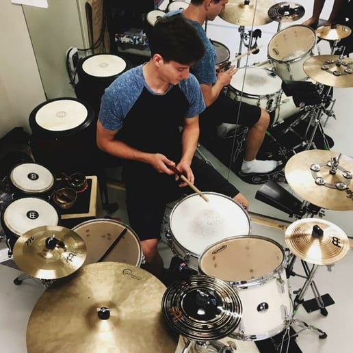 Gallery photo 1 of Drums & Accompaniment