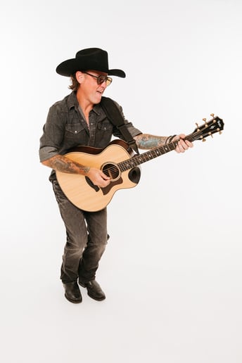 Gallery photo 4 of Justin Wade