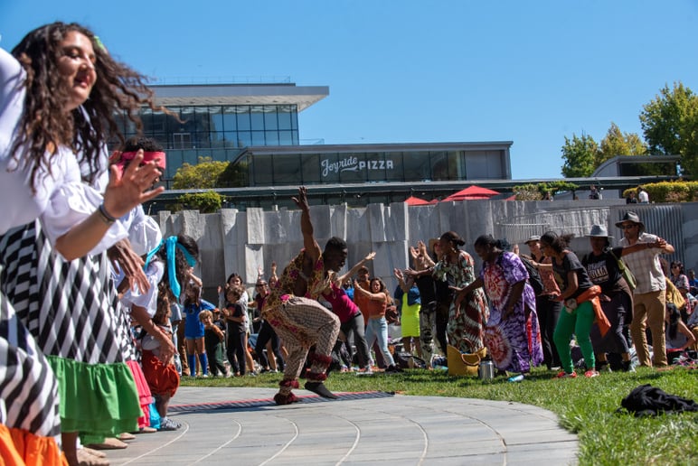 Gallery photo 2 of Duniya Dance & Drum