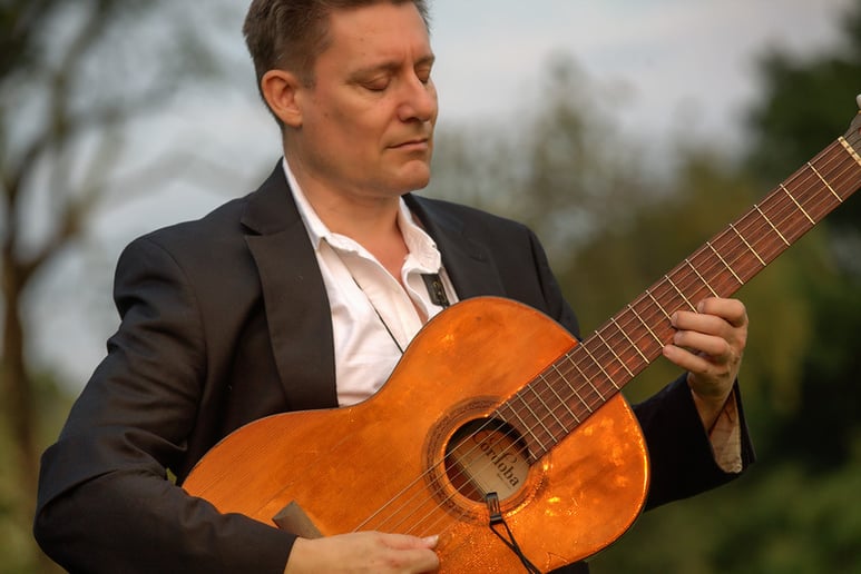 Gallery photo 4 of Steve Bloom, Guitar