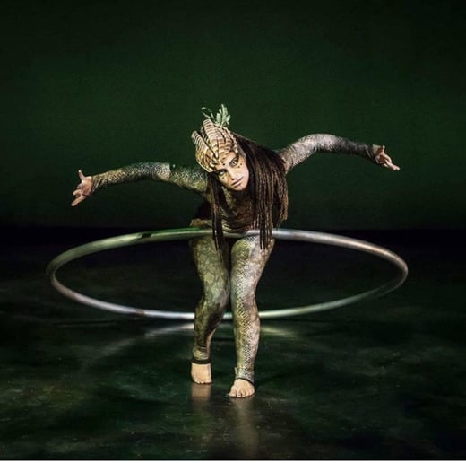 Gallery photo 9 of Cirque Orenda - Professional Aerialists & Acrobats