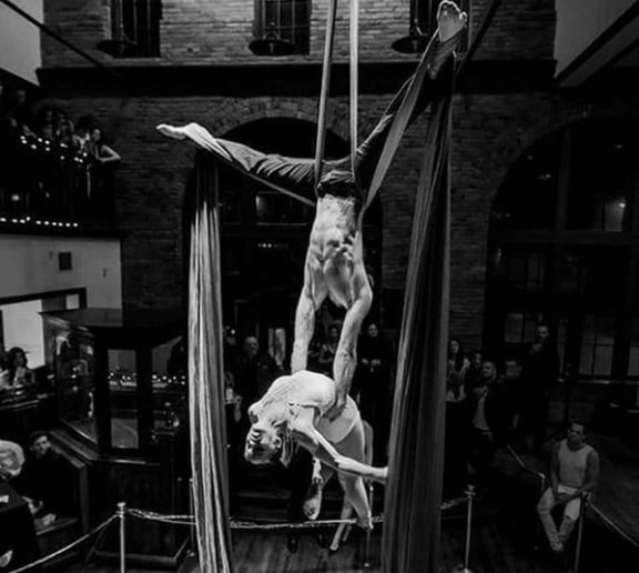 Gallery photo 10 of Cirque Orenda - Professional Aerialists & Acrobats