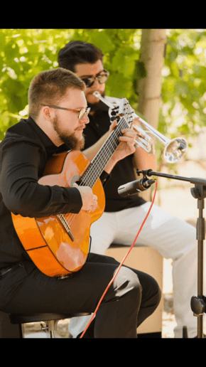 Gallery photo 1 of Enzo Jose Duo