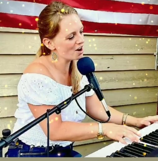 Gallery photo 1 of Dustina Rose Music