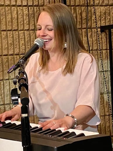 Gallery photo 6 of Dustina Rose Music