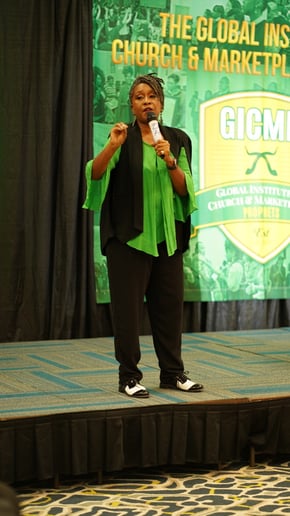 Gallery photo 7 of Dwann Holmes
