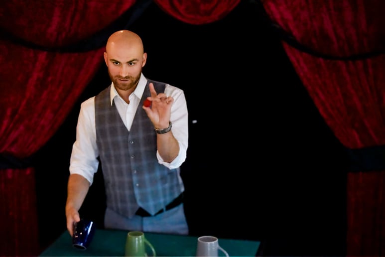 Gallery photo 10 of Dylan Looper Magic