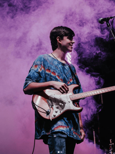 Gallery photo 1 of Dylan Monti - Guitarist