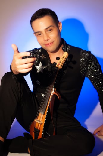 Gallery photo 9 of Dynamic and Elegant Strolling Violinist