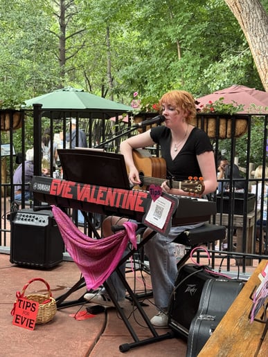 Gallery photo 5 of Evie Valentine Music