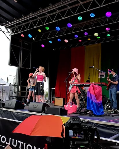 Gallery photo 6 of Evie Valentine Music