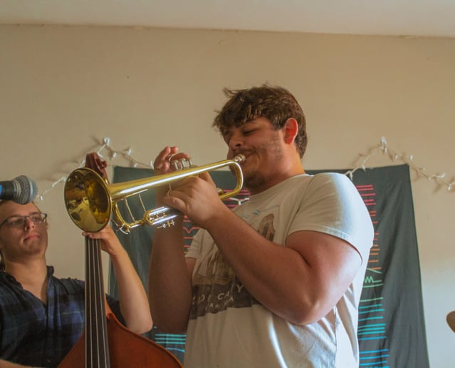 Gallery photo 3 of Earthtones Band