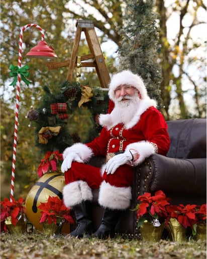 Gallery photo 1 of East Texas Santa