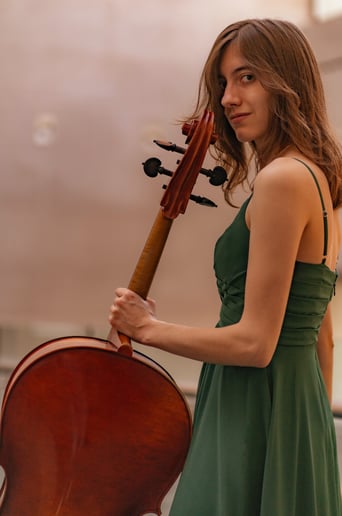 Gallery photo 1 of Eastman Cellist