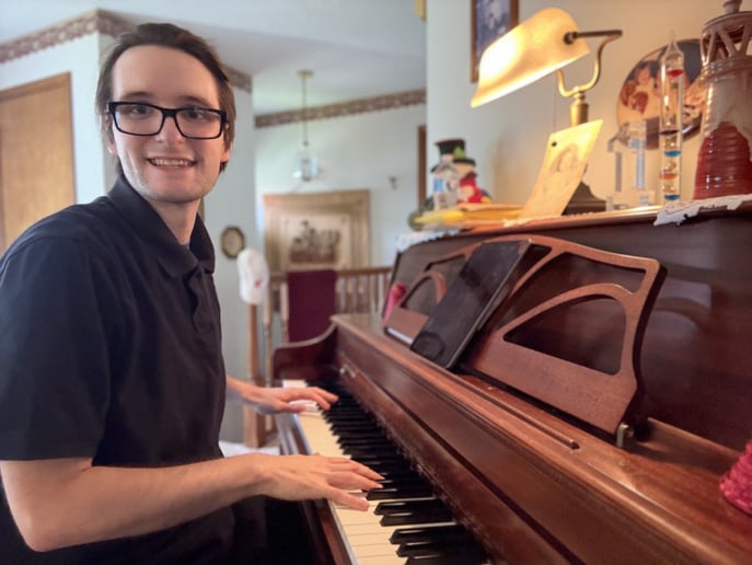 Gallery photo 3 of Caden Rank - Pianist