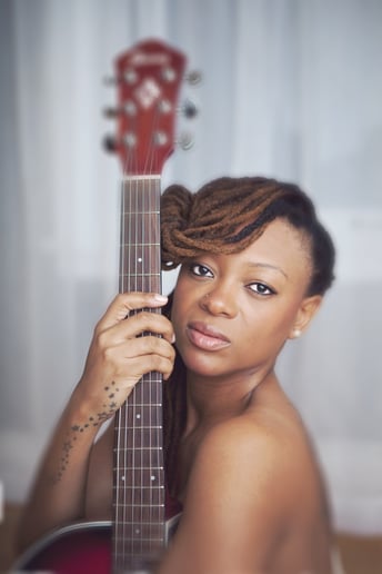 Gallery photo 3 of EbonyLion