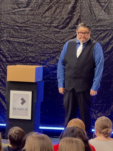 Gallery photo 8 of Ed Garcia - Magic & Illusion