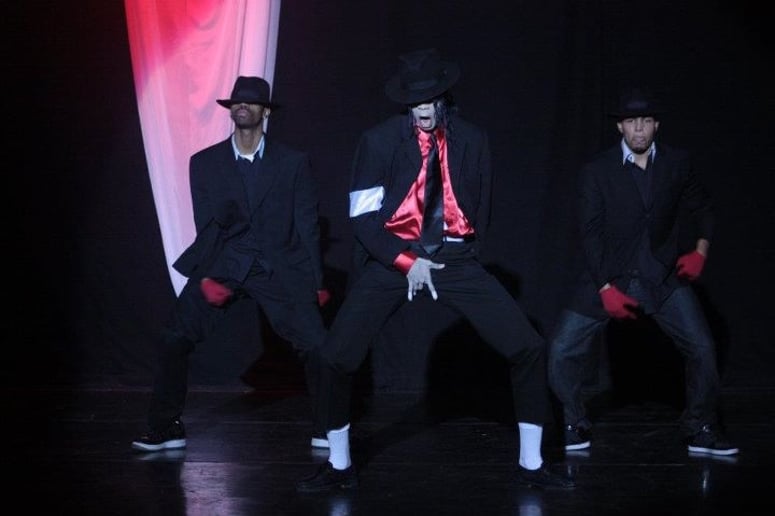 Gallery photo 23 of Ed Hollis as Michael Jackson