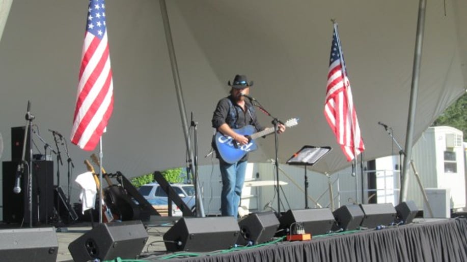 Gallery photo 25 of Ed Kellleher as Toby Keith