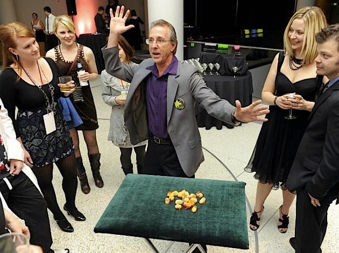 Gallery photo 6 of Eddie Goldstein Magician