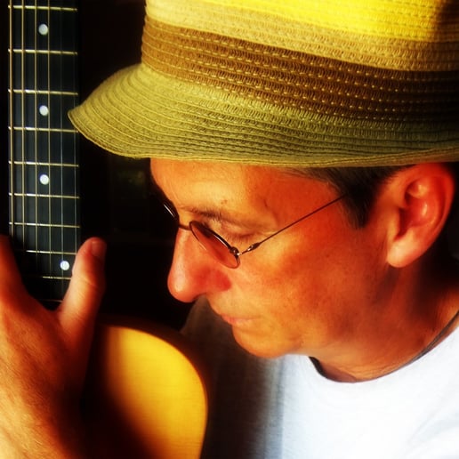 Gallery photo 3 of Eddy Mann - Singer-Songwriter