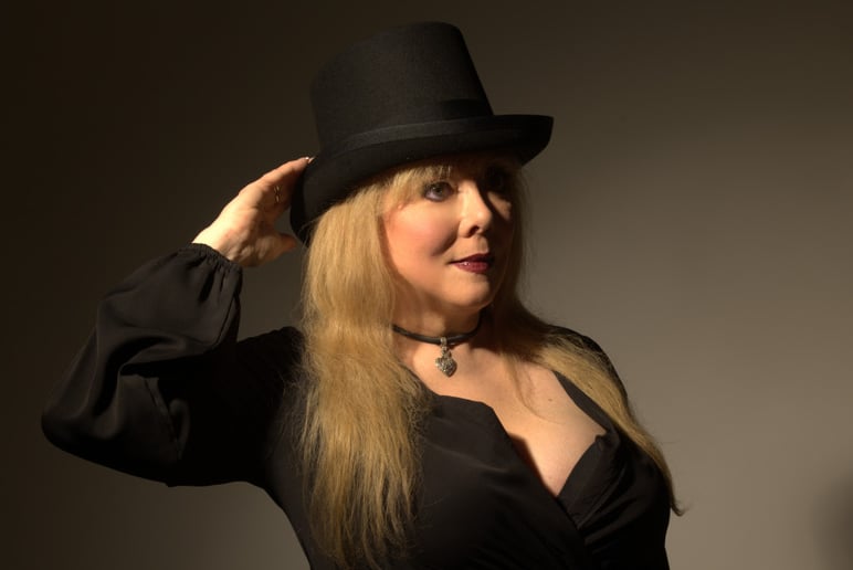 Gallery photo 4 of Edge of 17 - The Stevie Nicks Experience