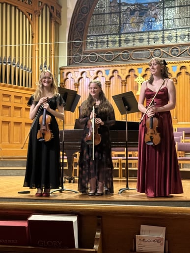 Gallery photo 6 of Eileen Currie - Violinist