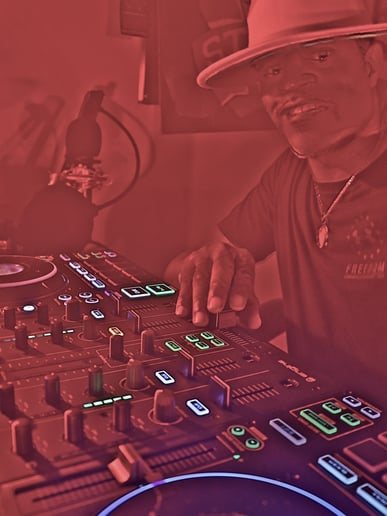 Gallery photo 1 of DJ U Know