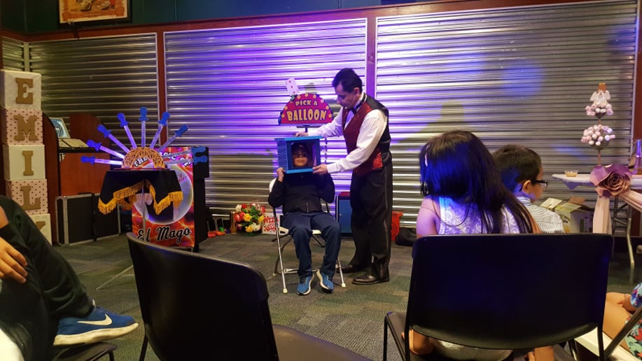 Gallery photo 1 of El Mago Magic Show