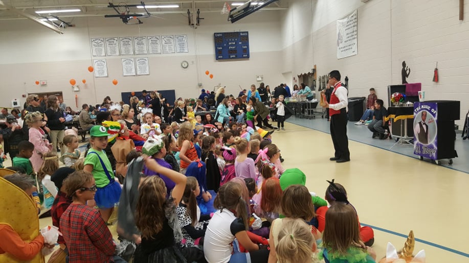 Gallery photo 2 of El Mago Magic Show