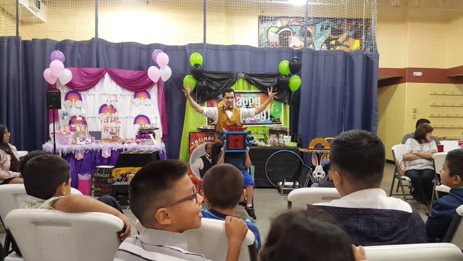 Gallery photo 3 of El Mago Magic Show
