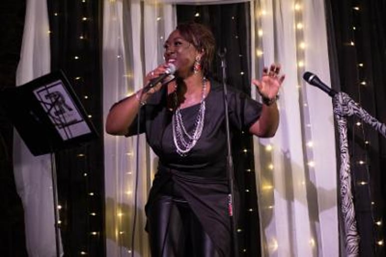 Gallery photo 5 of Elaine Ray Sings