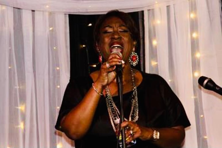 Gallery photo 6 of Elaine Ray Sings