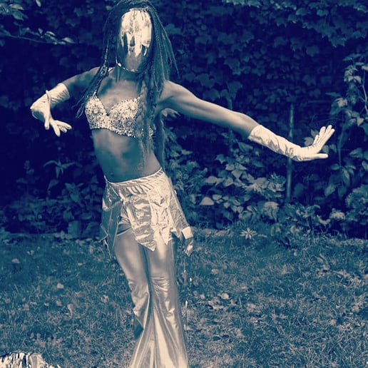Gallery photo 9 of Elastica the Treelady
