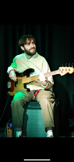 Gallery photo 1 of Electric Bass Guitarist